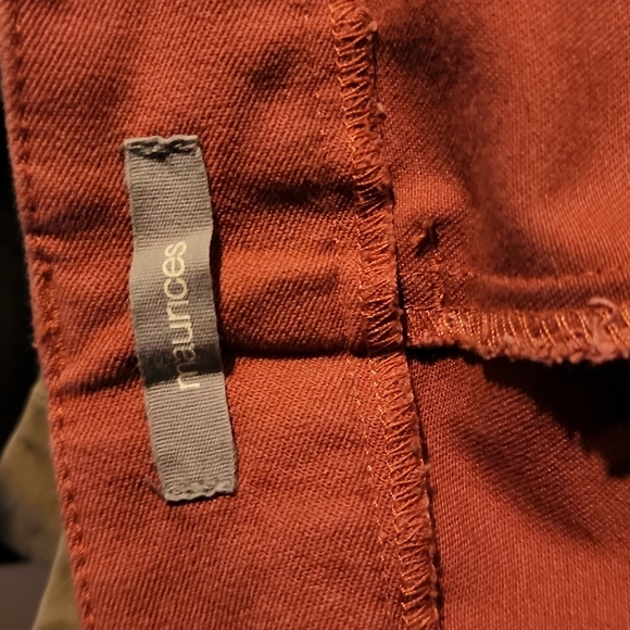 Capris - Picture 3 of 4